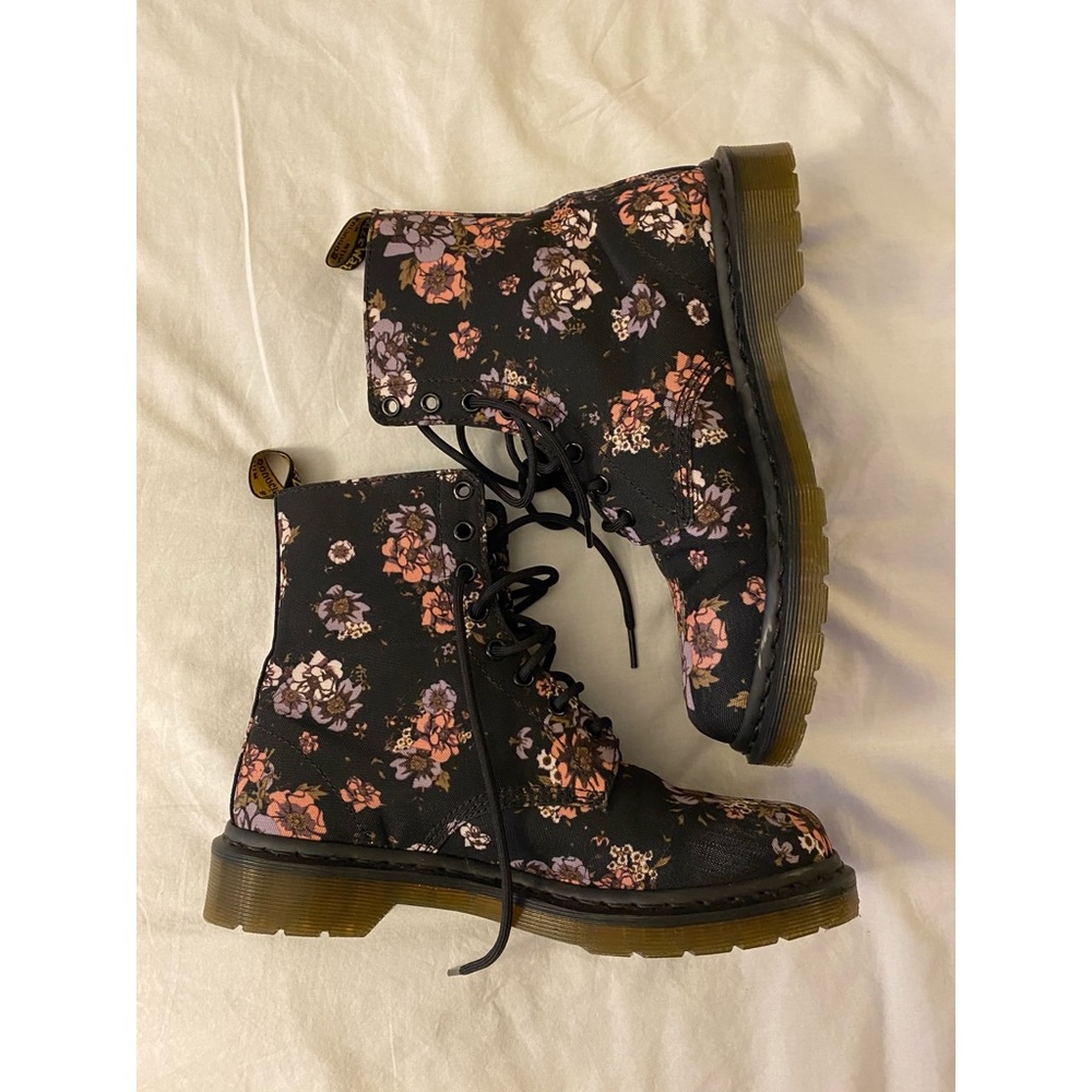 Floral Doc Martens Beckett Boots 🌸
